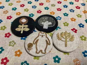 刺繍ブローチ